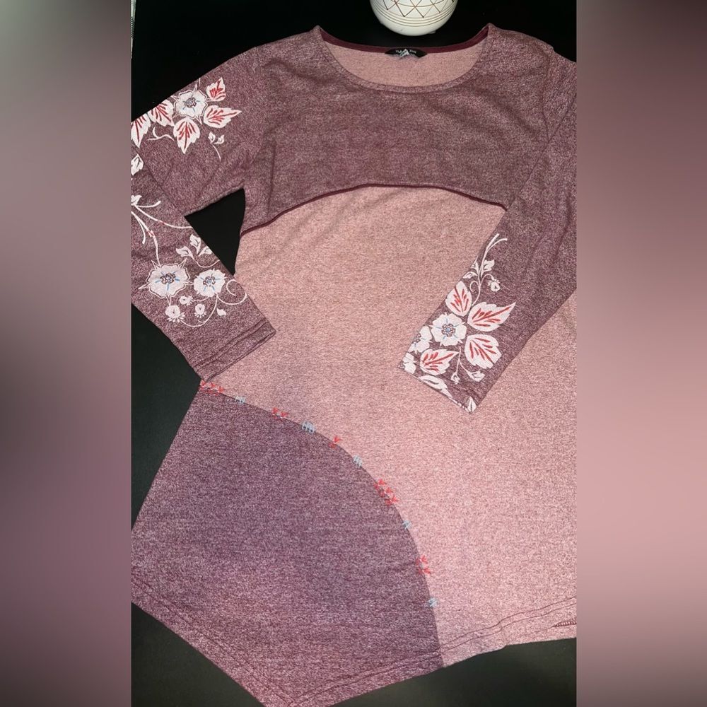 Yak & Yeti Medium Mauve Long Sleeves Top Size Medium with embroidered details